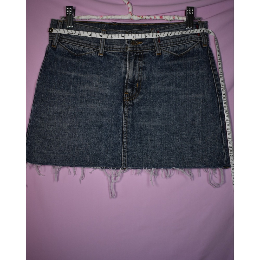 Vintage Guess Denim Mini Skirt Medium Wash Raw Hem 100% Cotton Y2K Low Rise 29 - Picture 6 of 9